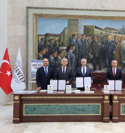 ahinbey Belediyesi 163 renciyi Daha Umreye Gnderecek