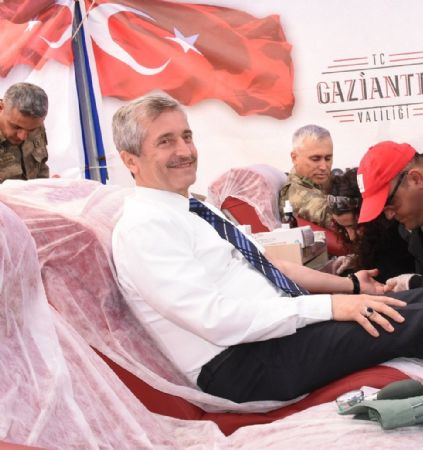 Bakanmzdan Kan Bana Davet