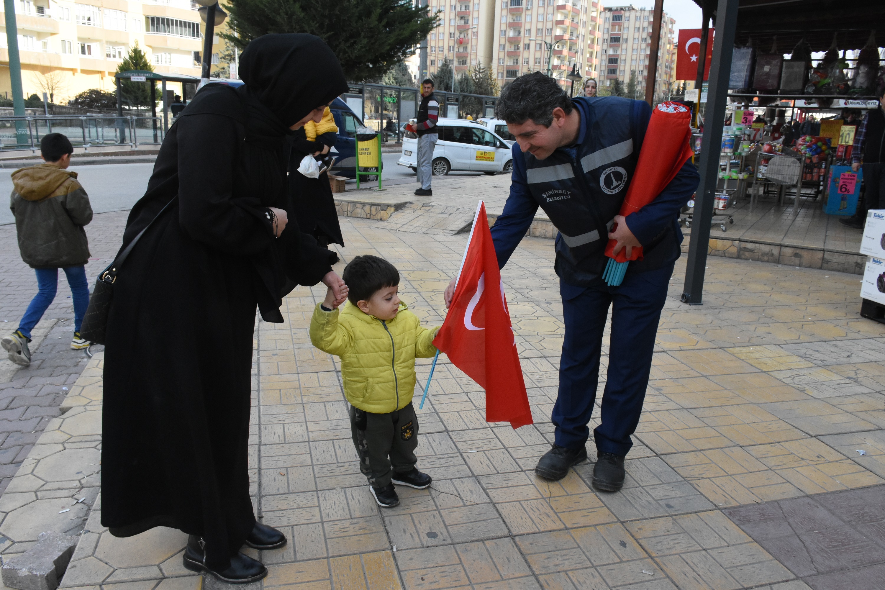 Belediyemiz Her Yeri Bayraklarla Donatt