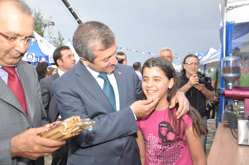 Bakanmz Mehmet Tahmazolu 