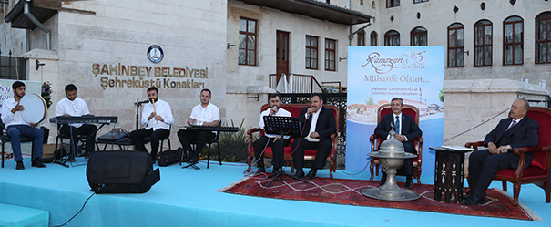 "�ehrek�st� Konaklar�nda �ftar Vakti"