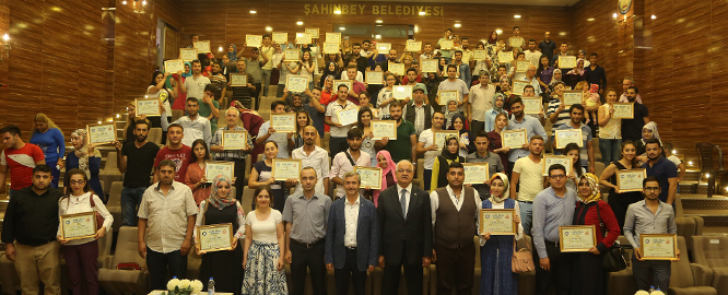 Evlilik Okulu�ndan 75 �ift Daha Sertifikalar�n� Ald�