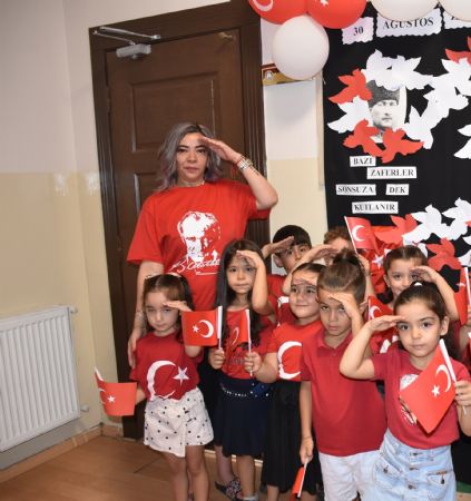 ahinbeyli Minikler 30 Austos Zafer Bayramn Kutlad