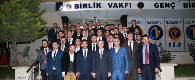 Bakan Tahmaolu, Birlik Vakfnn Konuu Oldu