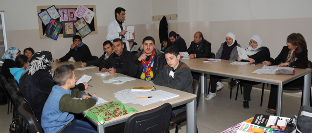 �ahinbey Belediyesi, Suriyelilere T�rk�e Okuma Yazma Kursu veriyor