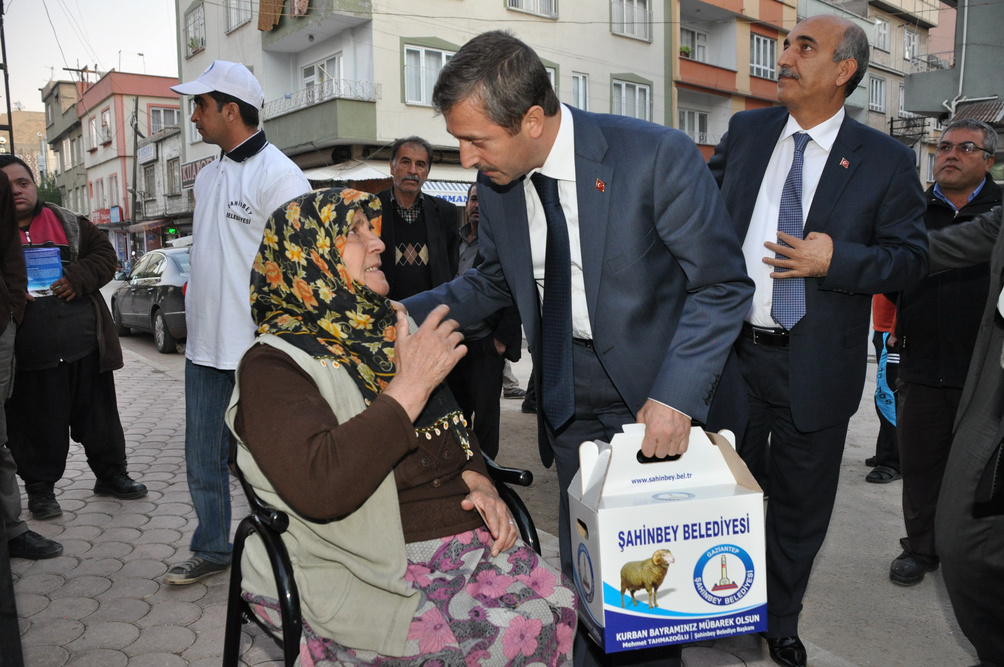 ahinbey Kurban Bayram ncesi 3 bin aileye et datm yapt