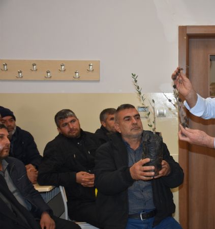Belediyemizden �ift�ilere Budama E�itimi