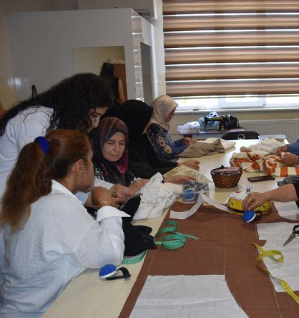 ahinbeyli Kadnlar Kendi Diktikleri Kyafetleri Giyiyor