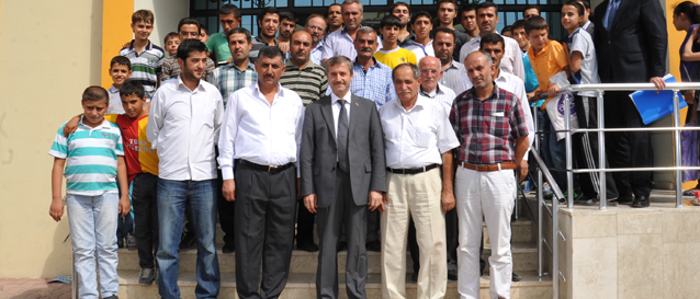 Elbeyliler Derne�i, "Ba�kan Tahmazo�lu G�zel Hizmetlere �mza Atm��t�r"