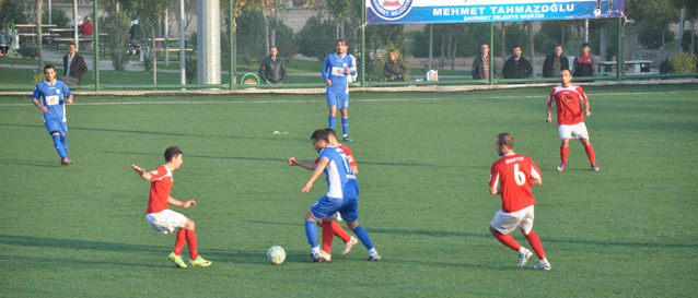 �ahinbey Belediye Spor Futbol Tak�m� Sahadan 1-0 Galip Ayr�ld�