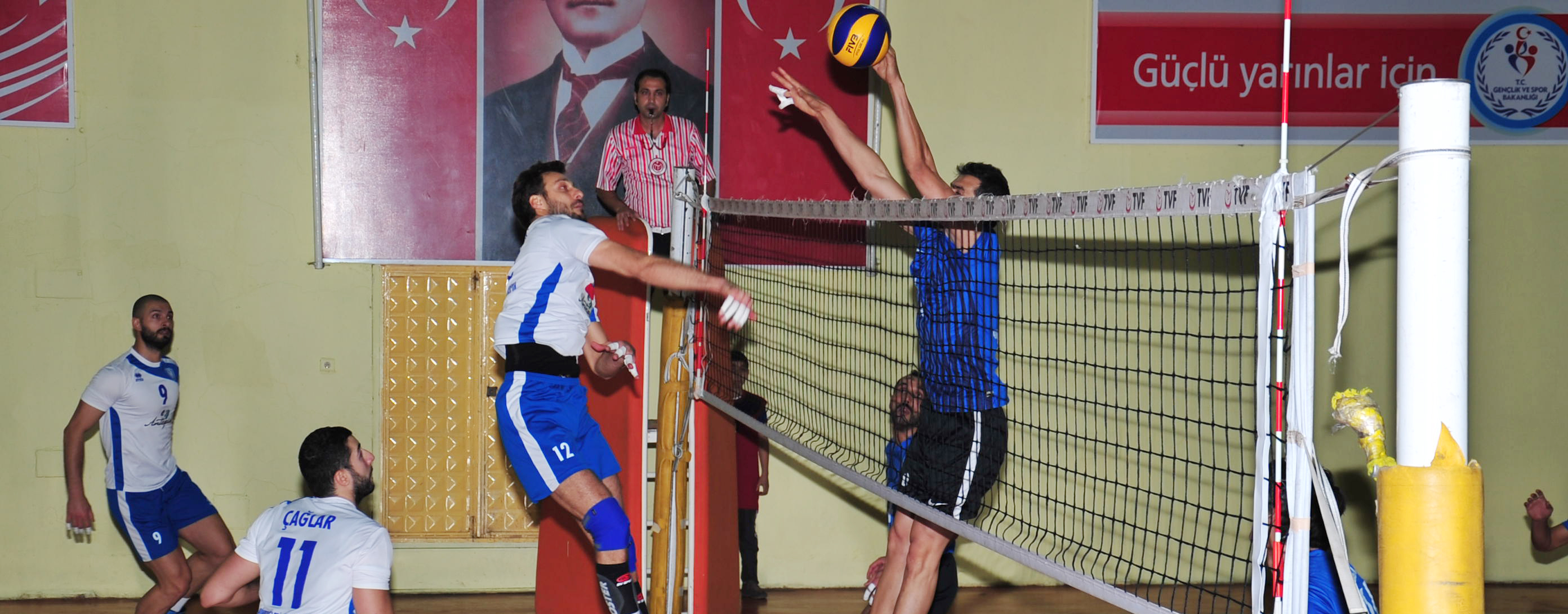 ahinbey Voleybol Takm Liderliini Pekitirdi