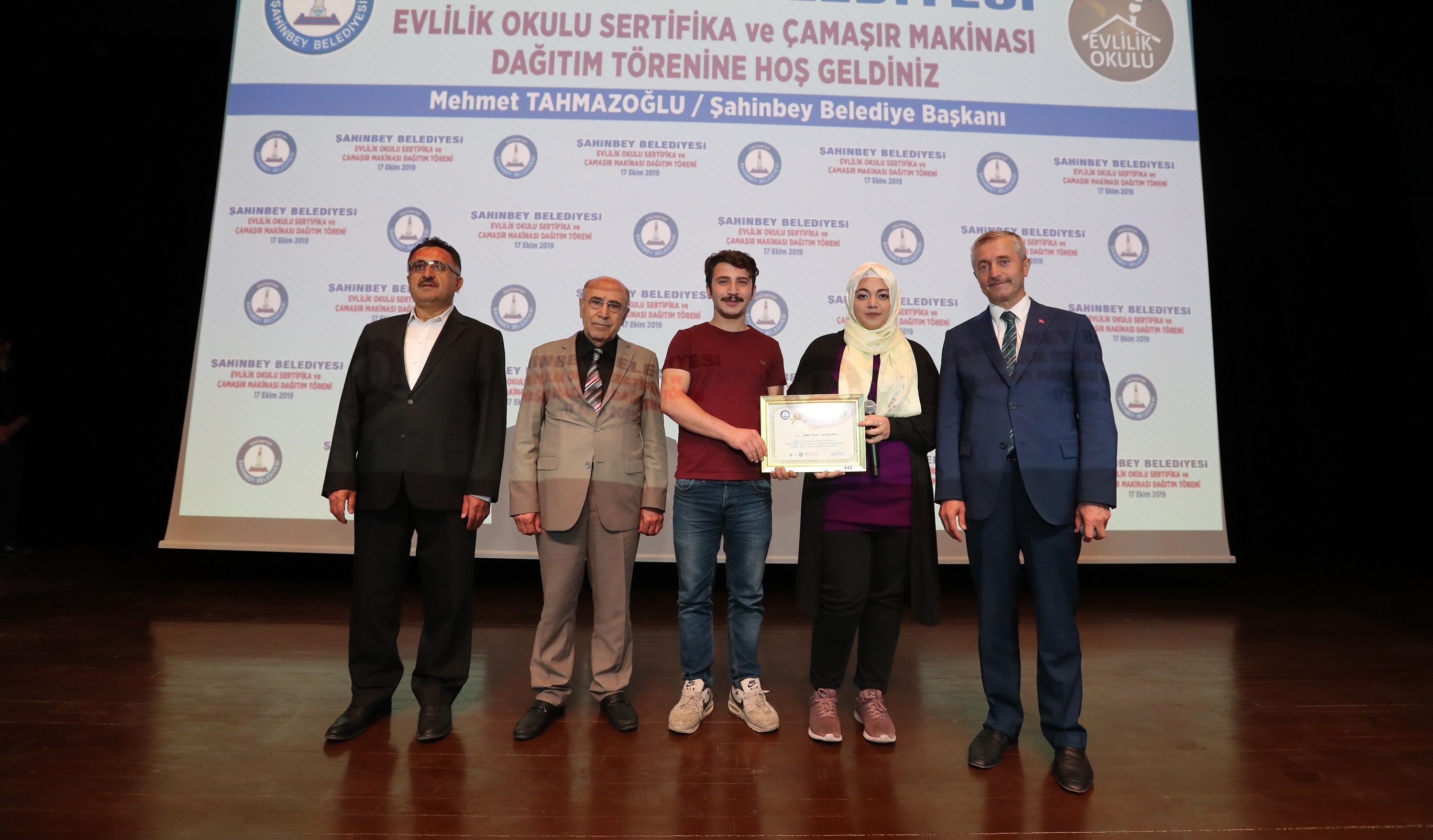 202 ift Daha Evlilik Okulundan Sertifikasn Ald