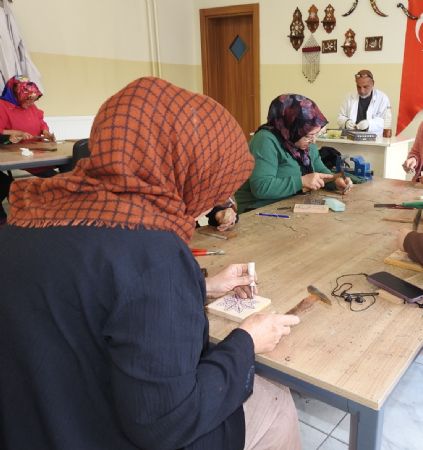 Kadnlar, Sedef Kakma lemeciliini ahinbey Belediyesi Tesisilerind