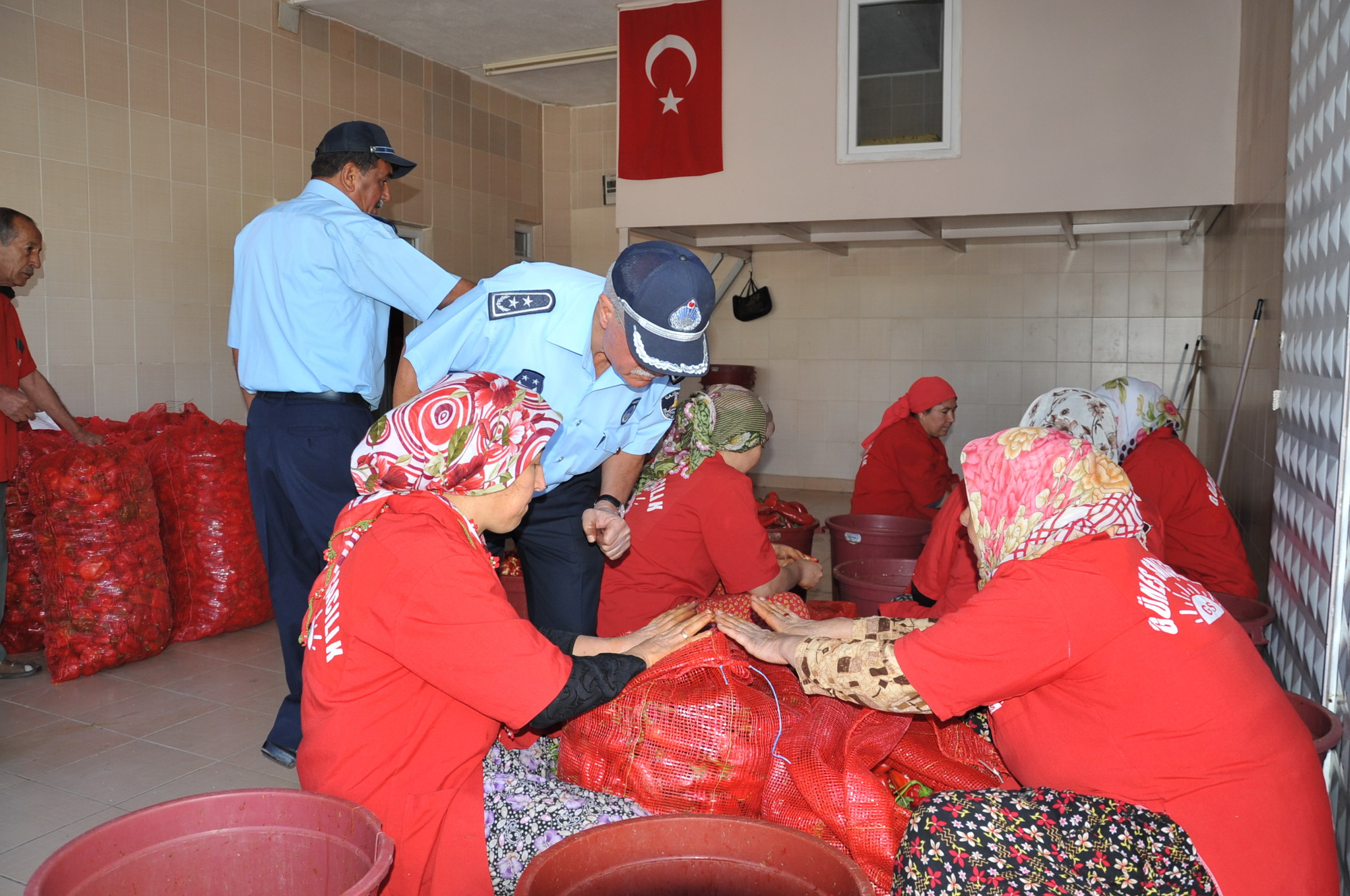 ahinbey Zabtas Salalk Sat Ve malat Yerlerini Denetledi