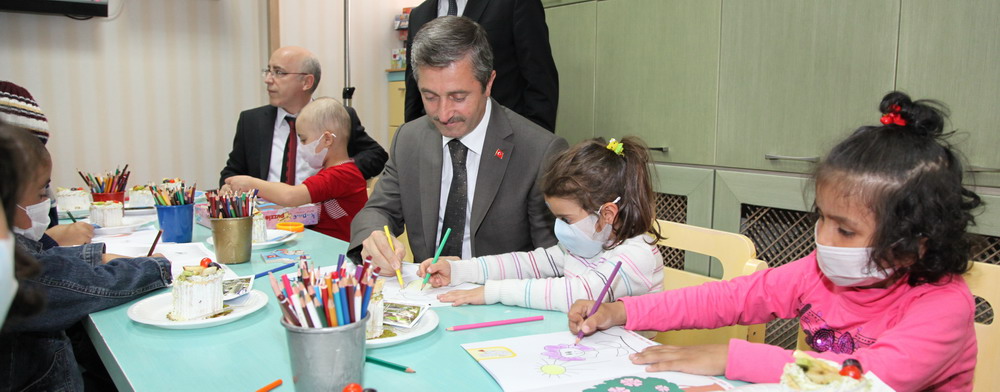 Bakan Tahmazolu Lsemi ocuklar Ziyaret Etti