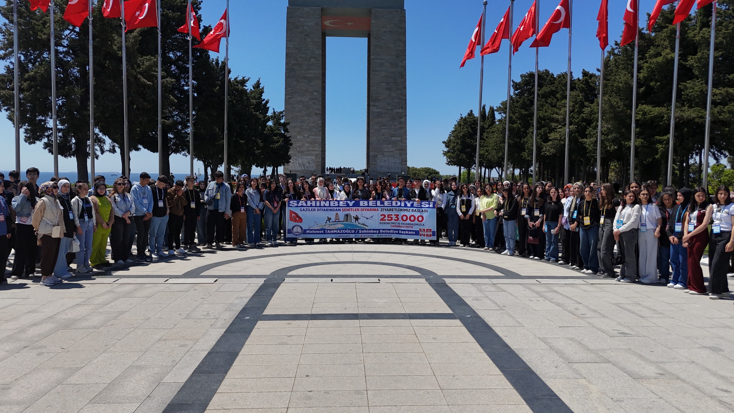 253.000 Gazi Torunu zel Uakla ehit Topraklarn Ziyaret Etti 