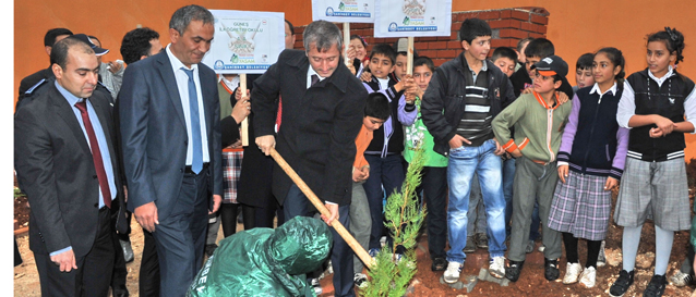 �ahinbey Belediyesi, 41 Bin A�ac� Okullarda Toprakla Bulu�turuyor