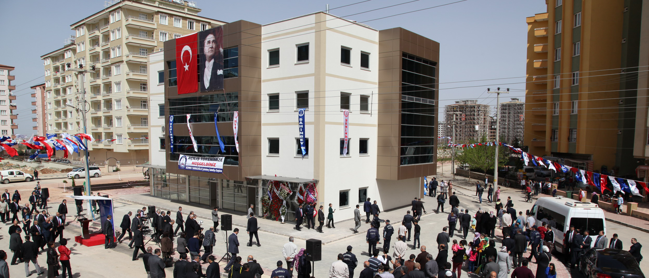 �ahinbey Belediyesi Adil �zberk Hocan�n Ad�na Yapt�rd��� Sosyal Tesis Ve Park� A�t�