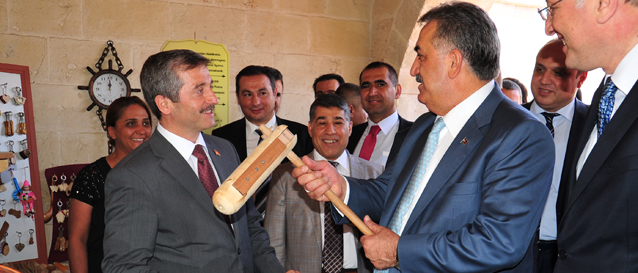 G�mr�k Bakan� Yaz�c�, �ahinbey Belediyesi G�mr�k Han� Gezdi