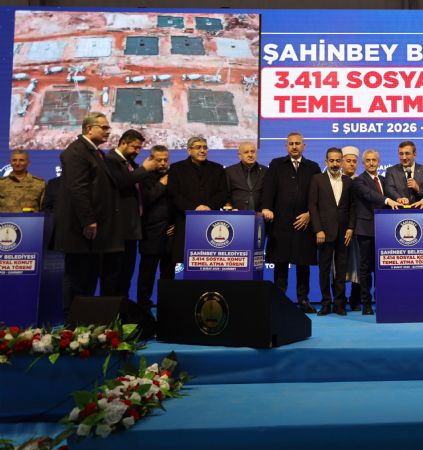 Cumhurba�kan� Yard�mc�s� Cevdet Y�lmaz�dan Konutlar�m�za Tam Not