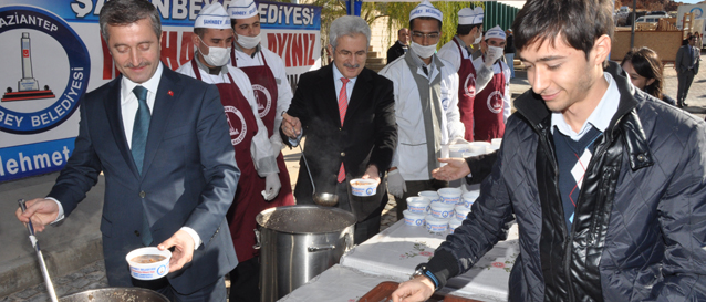 Hasan Kalyoncu �niversitesi ��rencilerine A�ure �kram� Yapt�k