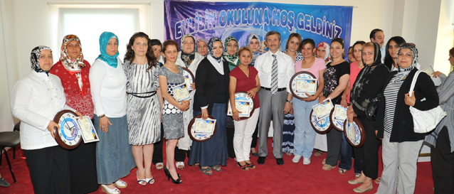Evlilik Okulu Kursiyerleri Sertifikalarn Aldlar