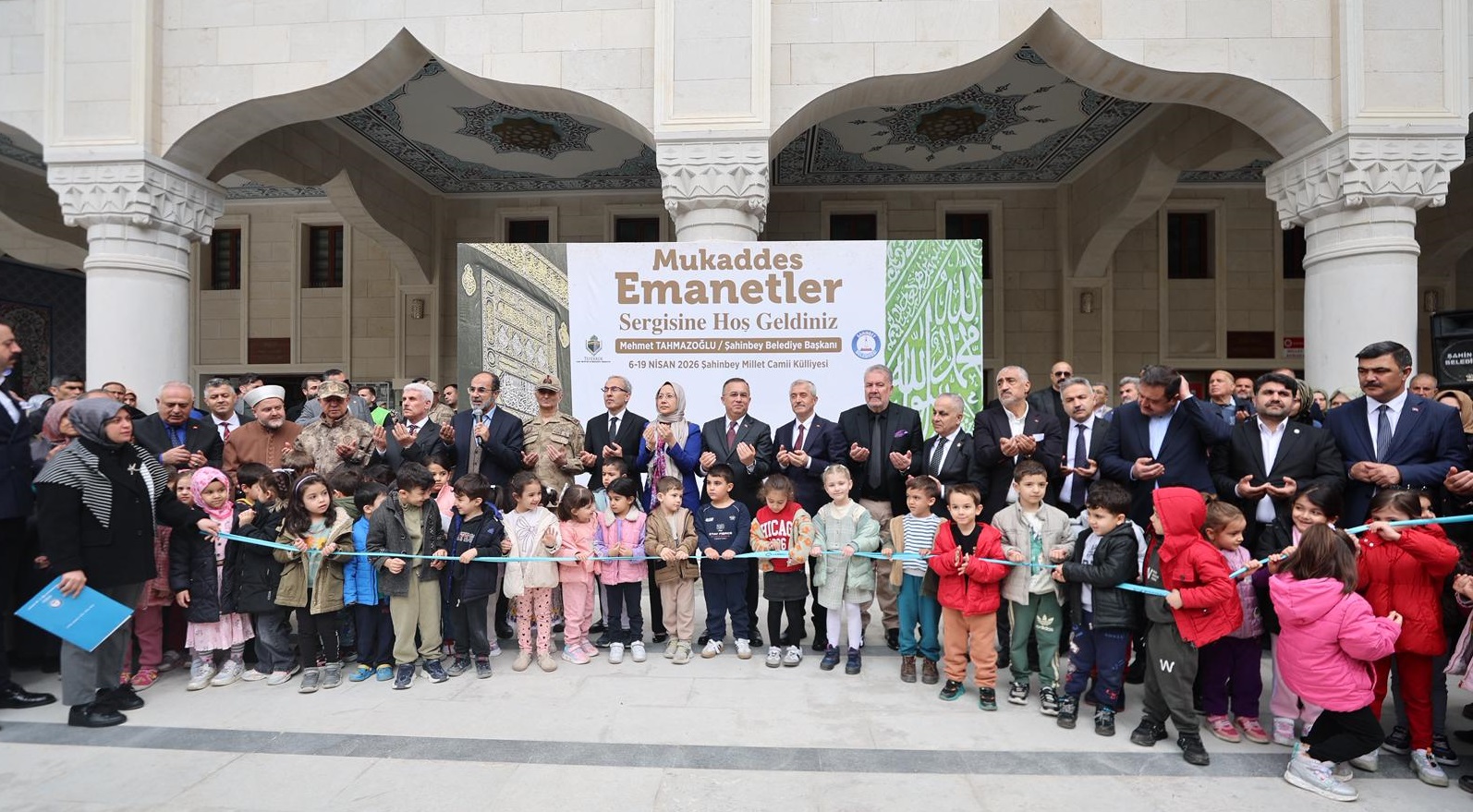 �ahinbey�de Mukaddes Emanetler Sergisi Kap�lar�n� A�t�