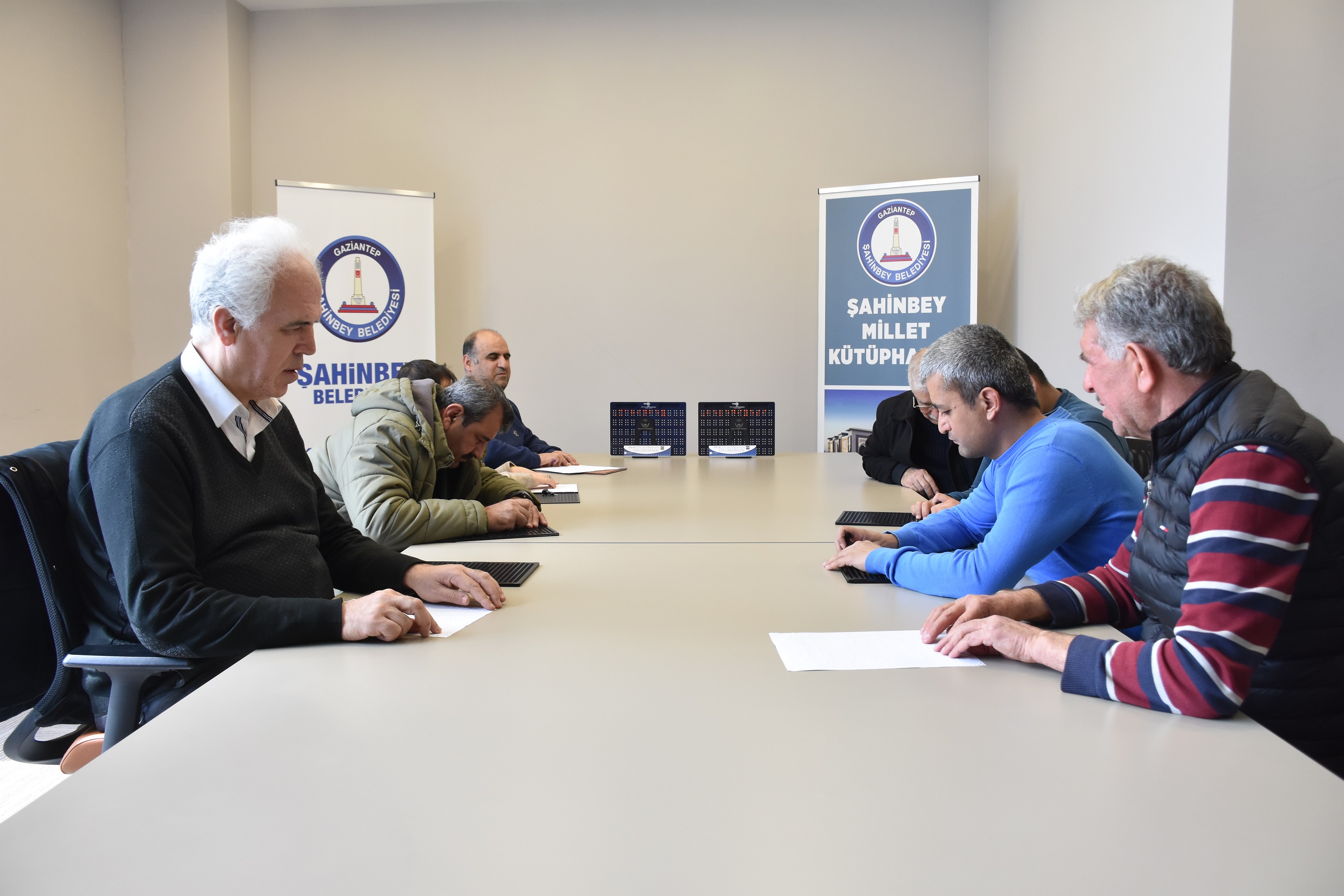 G�rme Engelliler �ahinbey Millet K�t�phanesinde Braille Alfabesi ��reniyor