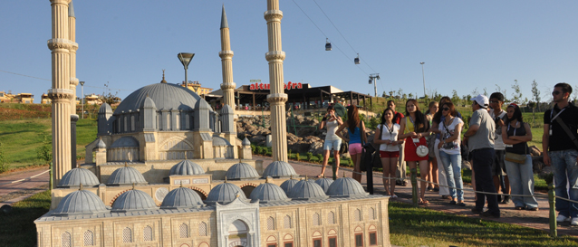 ahinbey Belediyesi, 13 lkeden Gelen rencilere Gaziantepi Tantt  