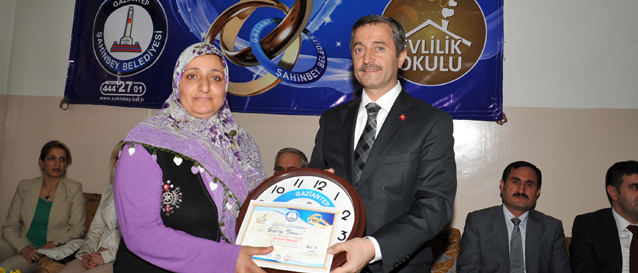 ahinbey Belediyesi, Evlilik Okulu Kursiyerleri Sertifikalarn Aldlar