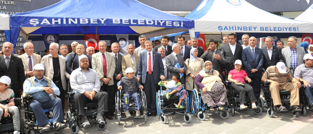 �ahinbey Belediyesi 101 Engelli Vatanda�lara Ak�l� ve Manuel Ara� Hediye Etti