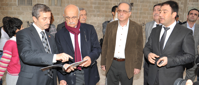 EKUL Vakf Bakan Prof. Dr. Metin Szenden ahinbey Belediyesine vg