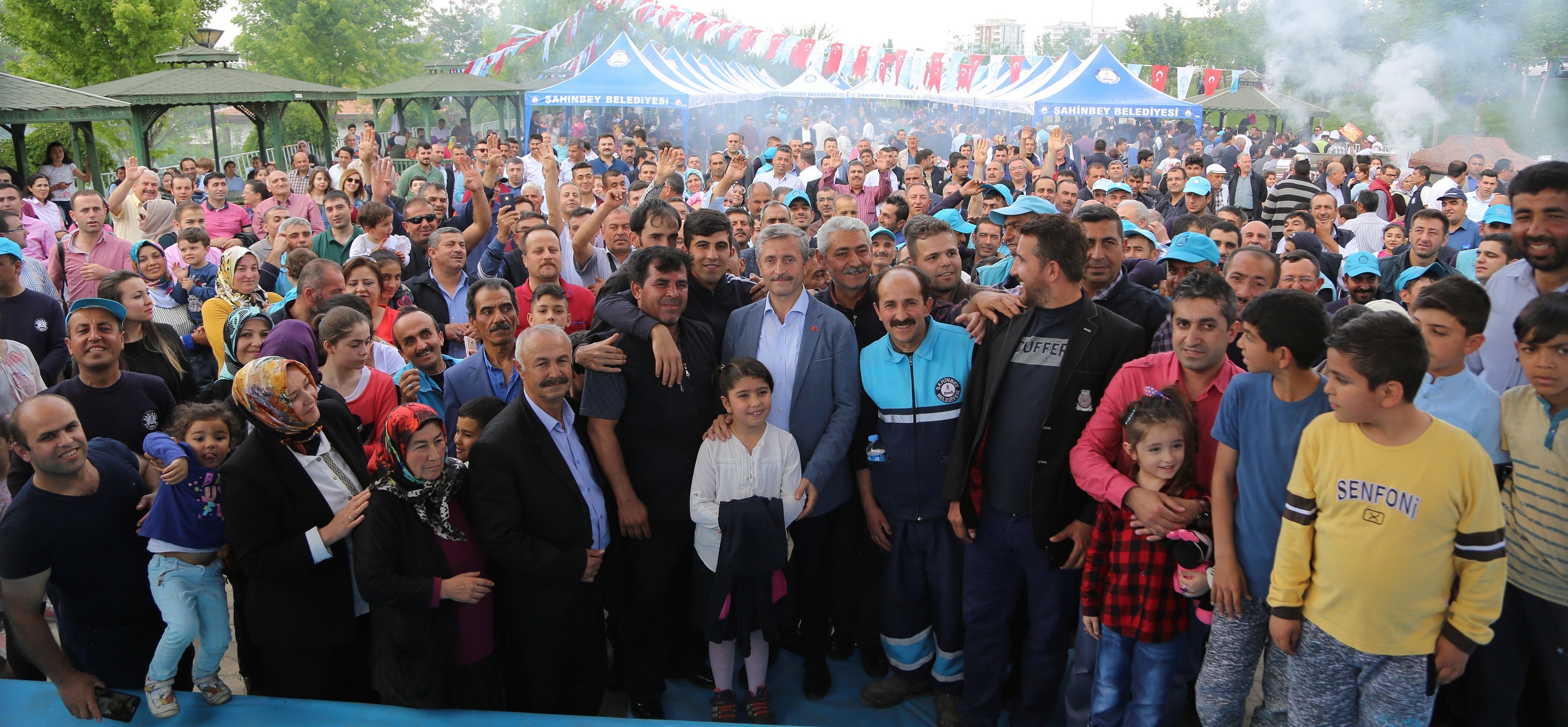 Bakanmzdan Mjdeli Bayram Kutlamas