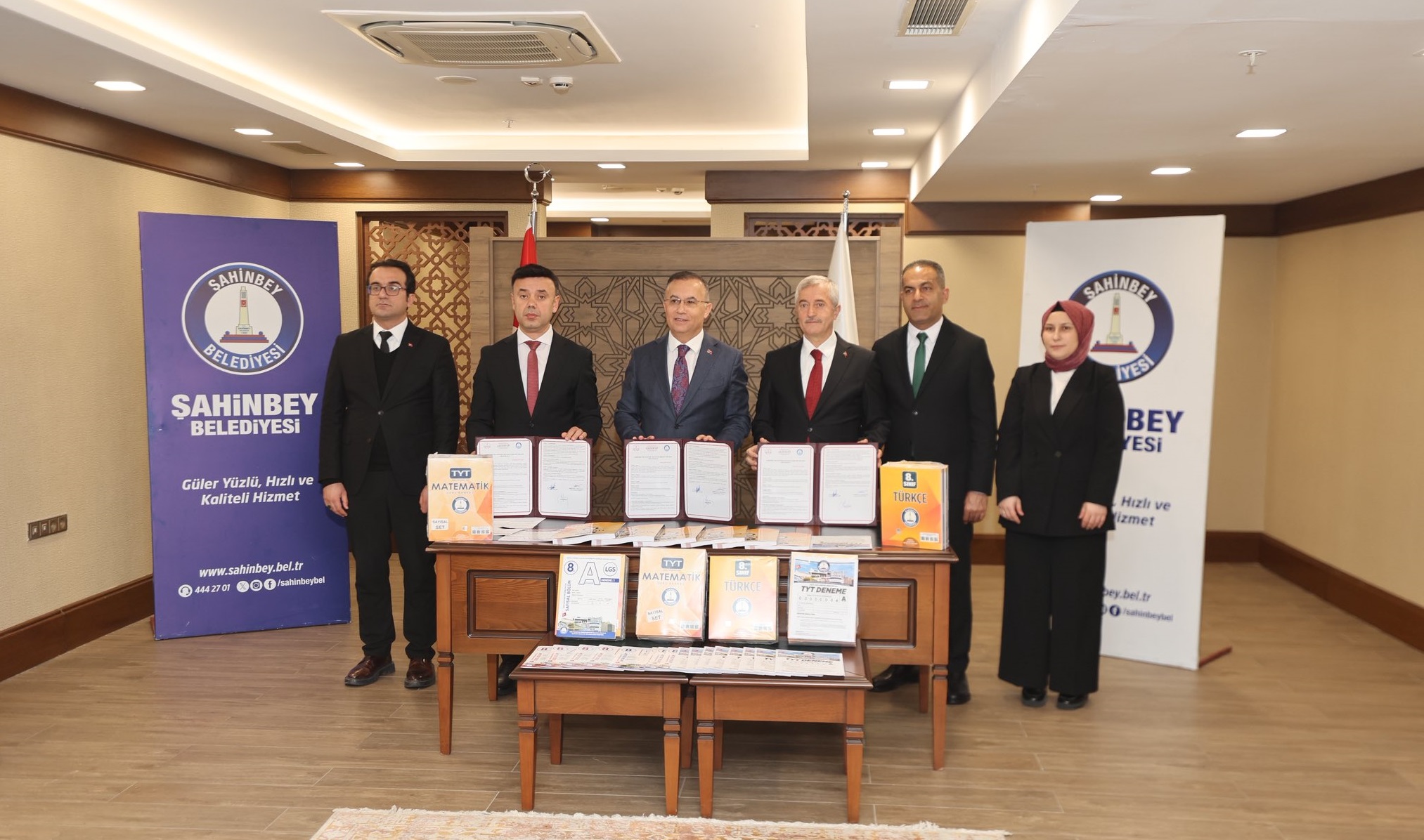 Belediyemizden ��rencilere Kaynak Kitap Deste�i