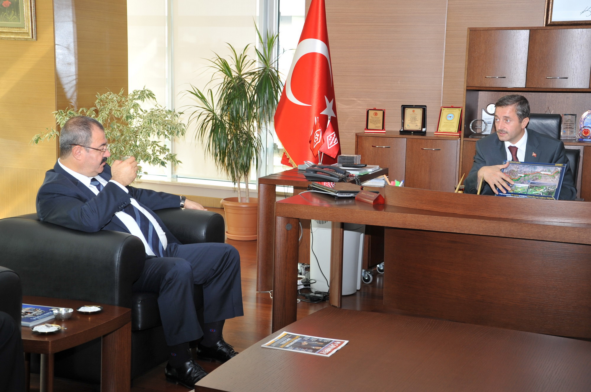 Sanayicilerden Bakan Tahmazoluna Ziyaret