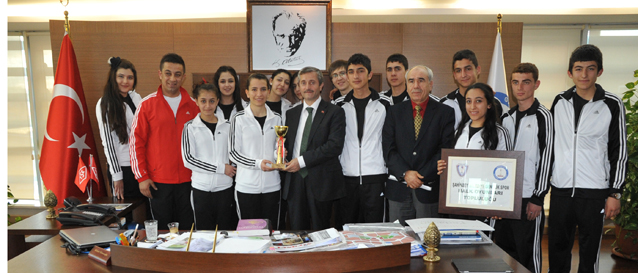 Ba�kan Tahmazo�lu, "Halkoyunlar�nda Hedef T�rkiye Birincili�i"