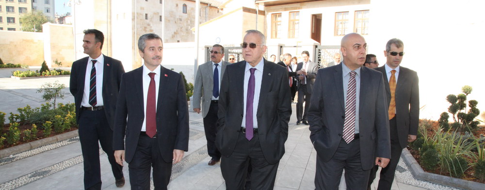 Bakan Gzelbey, ahinbey Belediyesinin Hizmetlerini Gezdi