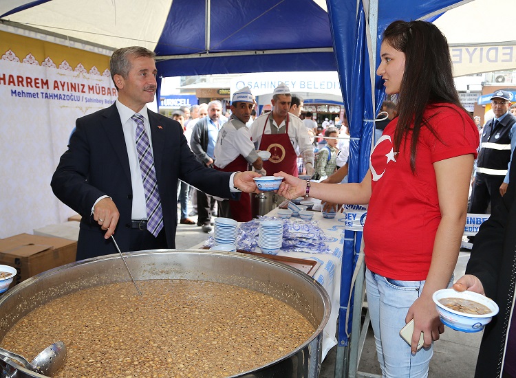 �ahinbey�den 2 Milyon 150 Bin Ki�iye A�ure �kram�