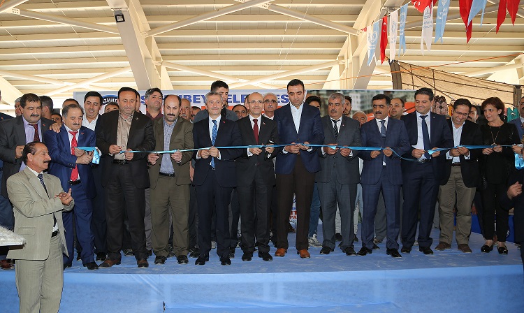 Şahinbey´in En Büyük Uzay Çatılı Pazar Yeri Açıldı