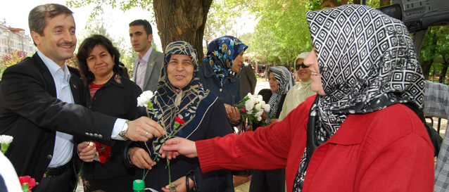 Ba��m�z�n Tac� Annelerimizin G�n� Kutlu Olsun