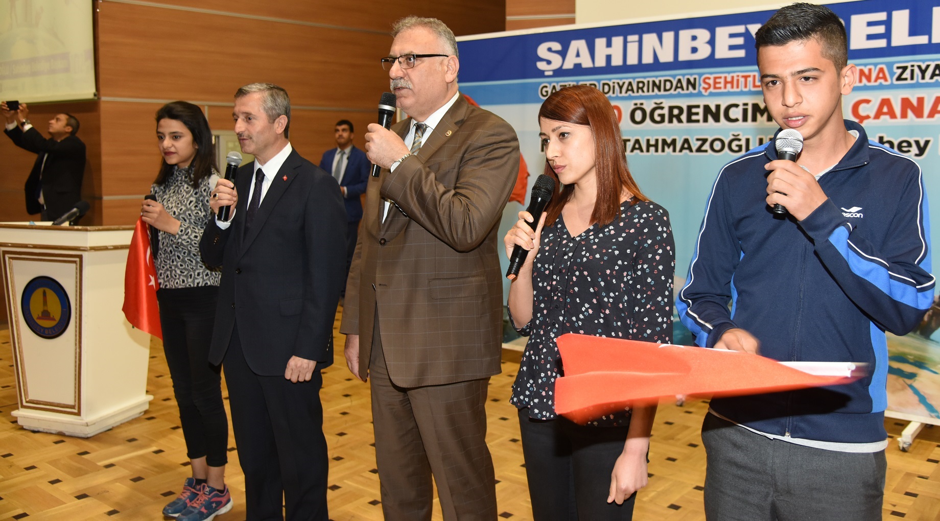 Milletvekili Yksel Ve Bakan Tahmazolu, anakkale Trksn Syledi