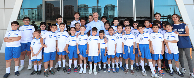 Bakanmz: "Tesislerimizde 2.000in zerinde rencimiz Spor Yapyor"