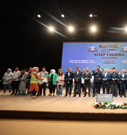 Belediyemizin 9. Kitap Fuar Kaplarn At