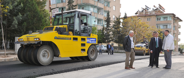 Ba�kan Tahmazo�lu, "�ahinbey�de Asfalts�z Yol Kalmayacak"