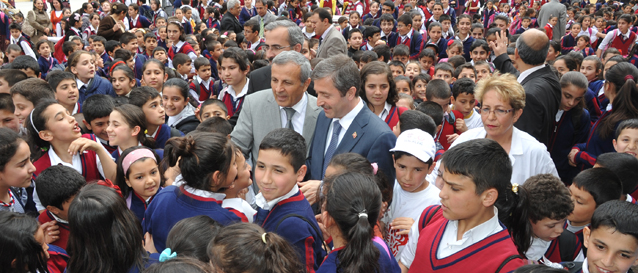 ahinbey Belediyesi, Okullara Hal Sahalar Yapyor