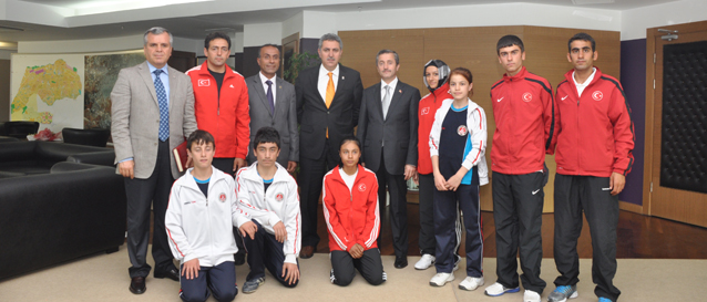 Sporu Genlerimizin hayatnn bir paras haline getirmeliyiz