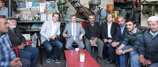 Ba�kan Tahmazo�lu, Bozoklar Mahallesi Esnaf�n� Ziyaret Etti