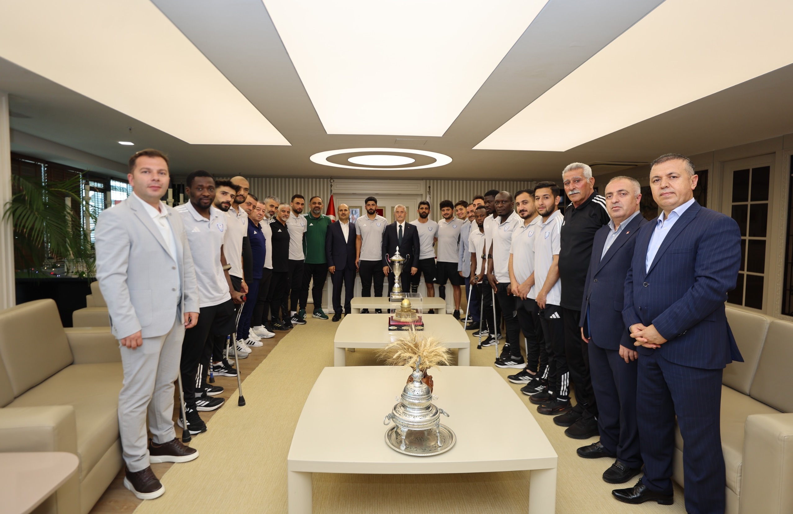 �ampiyon Kupay� Ba�kan Tahmazo�lu�na Getirdi