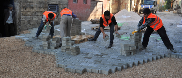 �ahinbey Belediyesi Esentepe Mahallesinde Kilitta�� �al��mas� Yap�yor