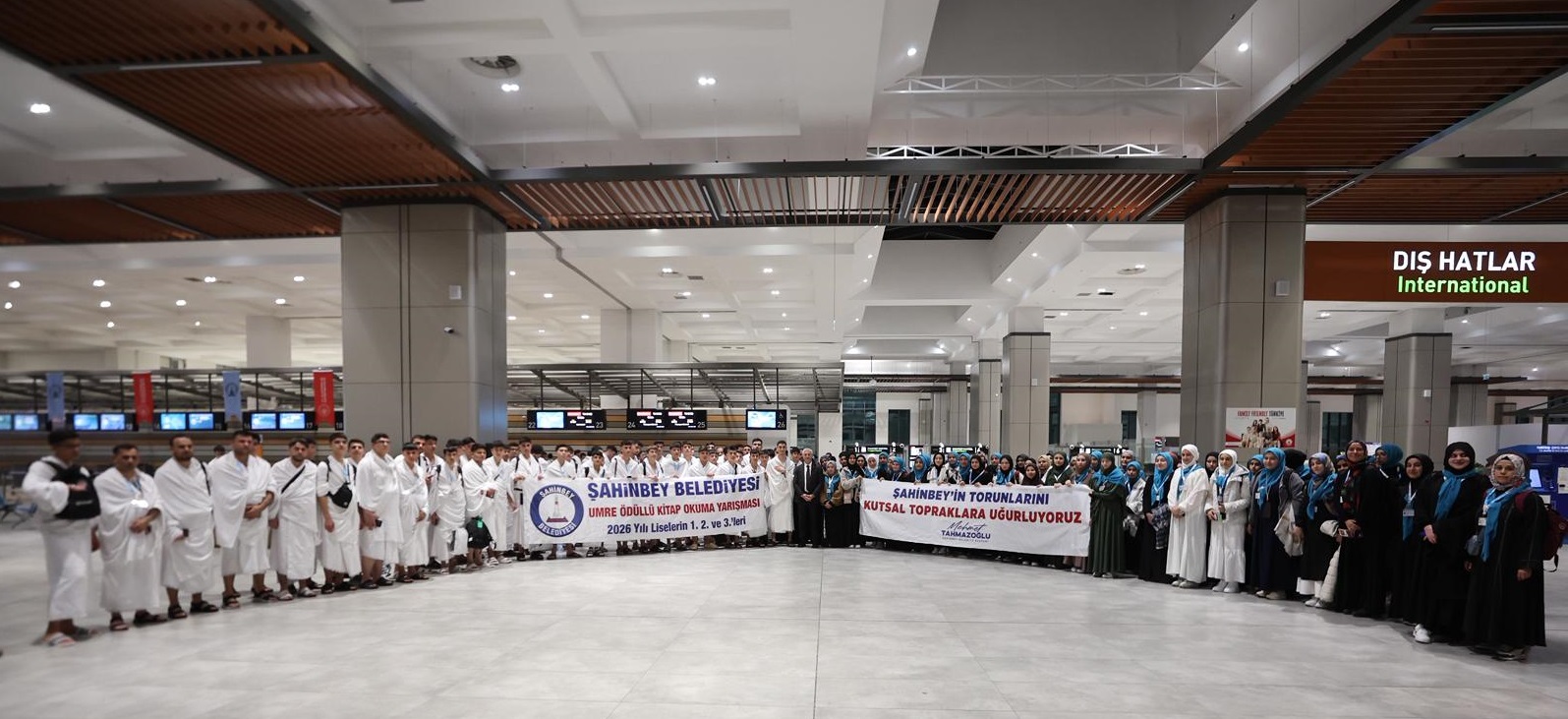 Belediyemiz 175 ��renciyi Umre�ye U�urlad�